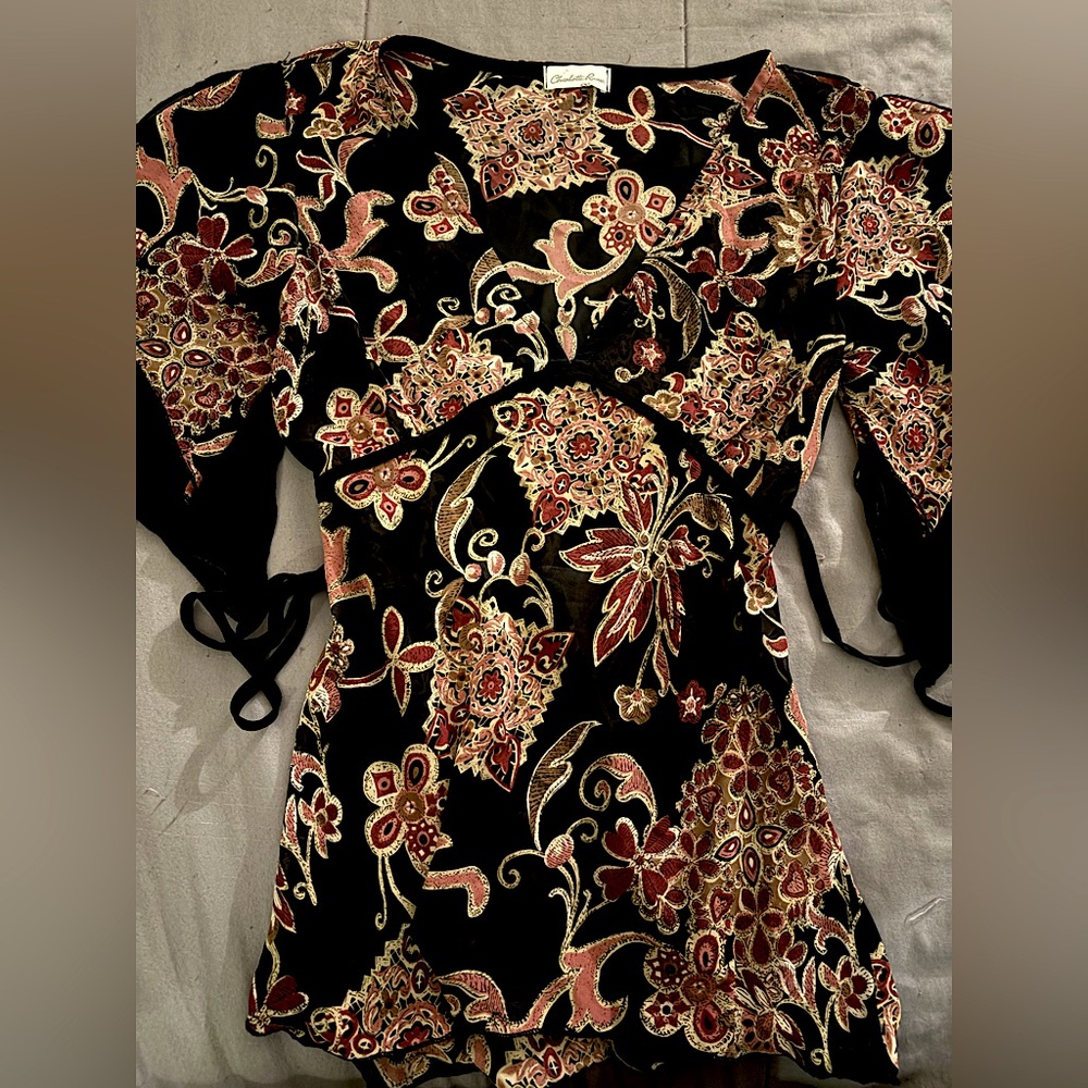 V neck floral shirt